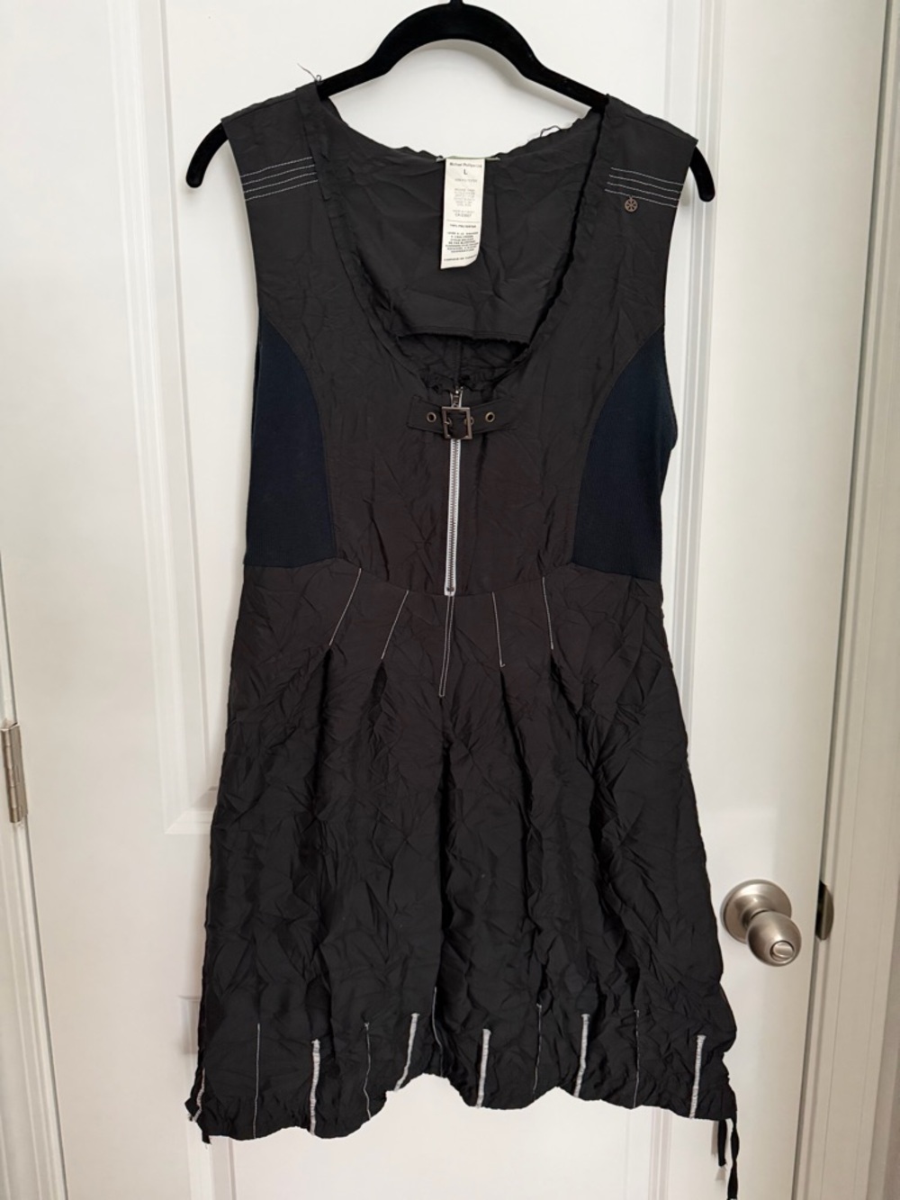 Black Sleeveless Zip-Front Women's Dress